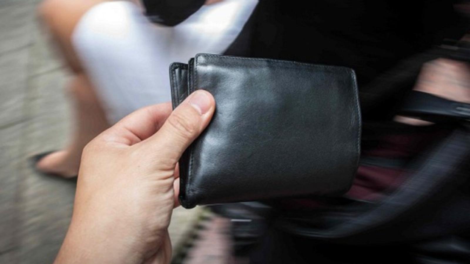 Facce d'angelo e molto educate, ma erano ladre professioniste