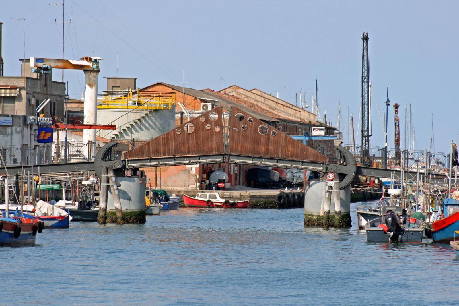 Chioggia, chiude la passerella Canal Lombardo 