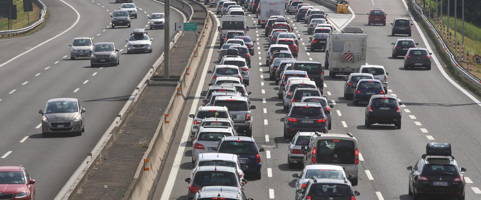 Traffico in aumento per il weekend: Anas potenzia pres&igrave;di e accelera i lavori sui cantieri