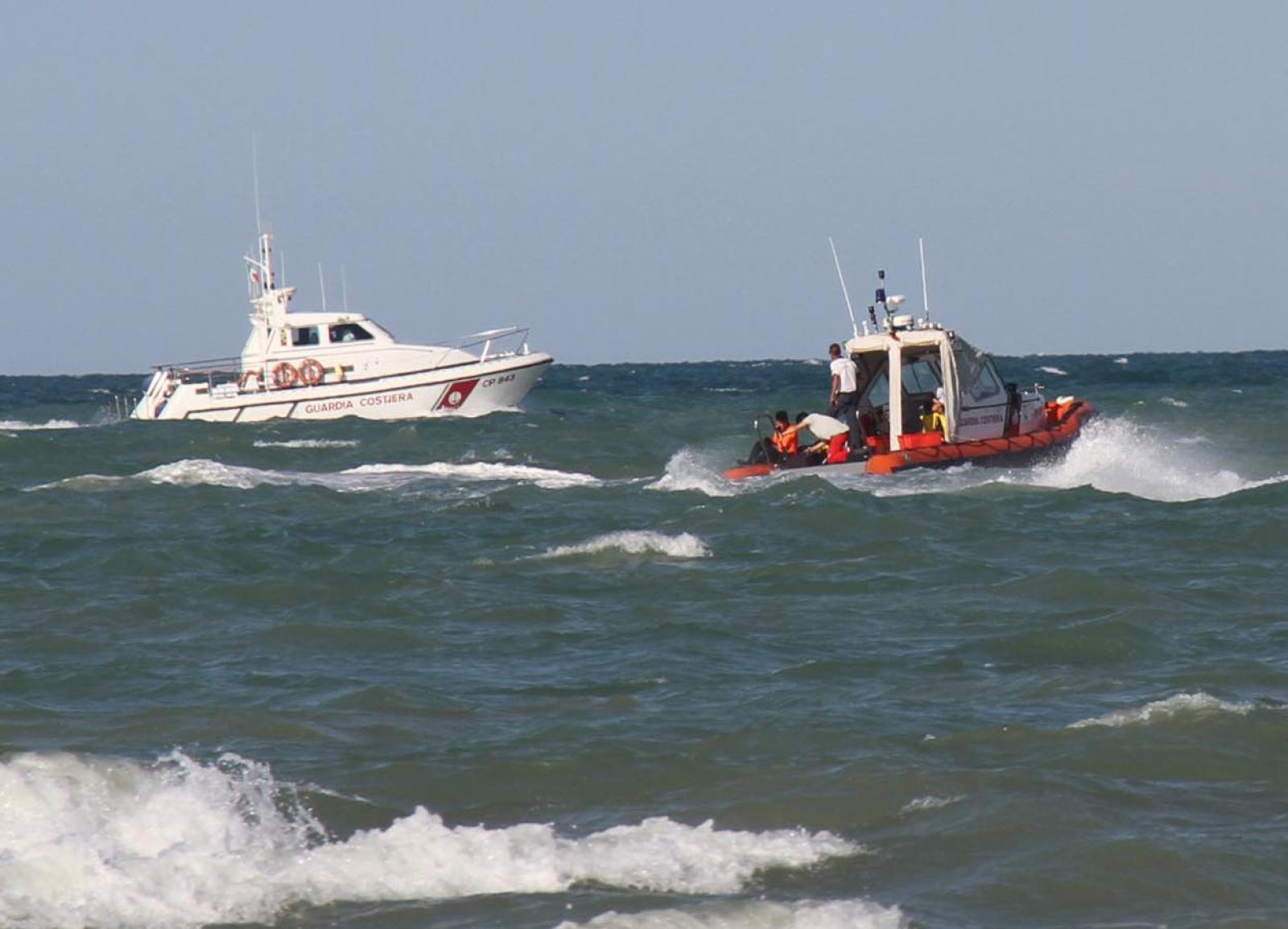 Tragedia a Jesolo: turista muore in mare per un malore improvviso