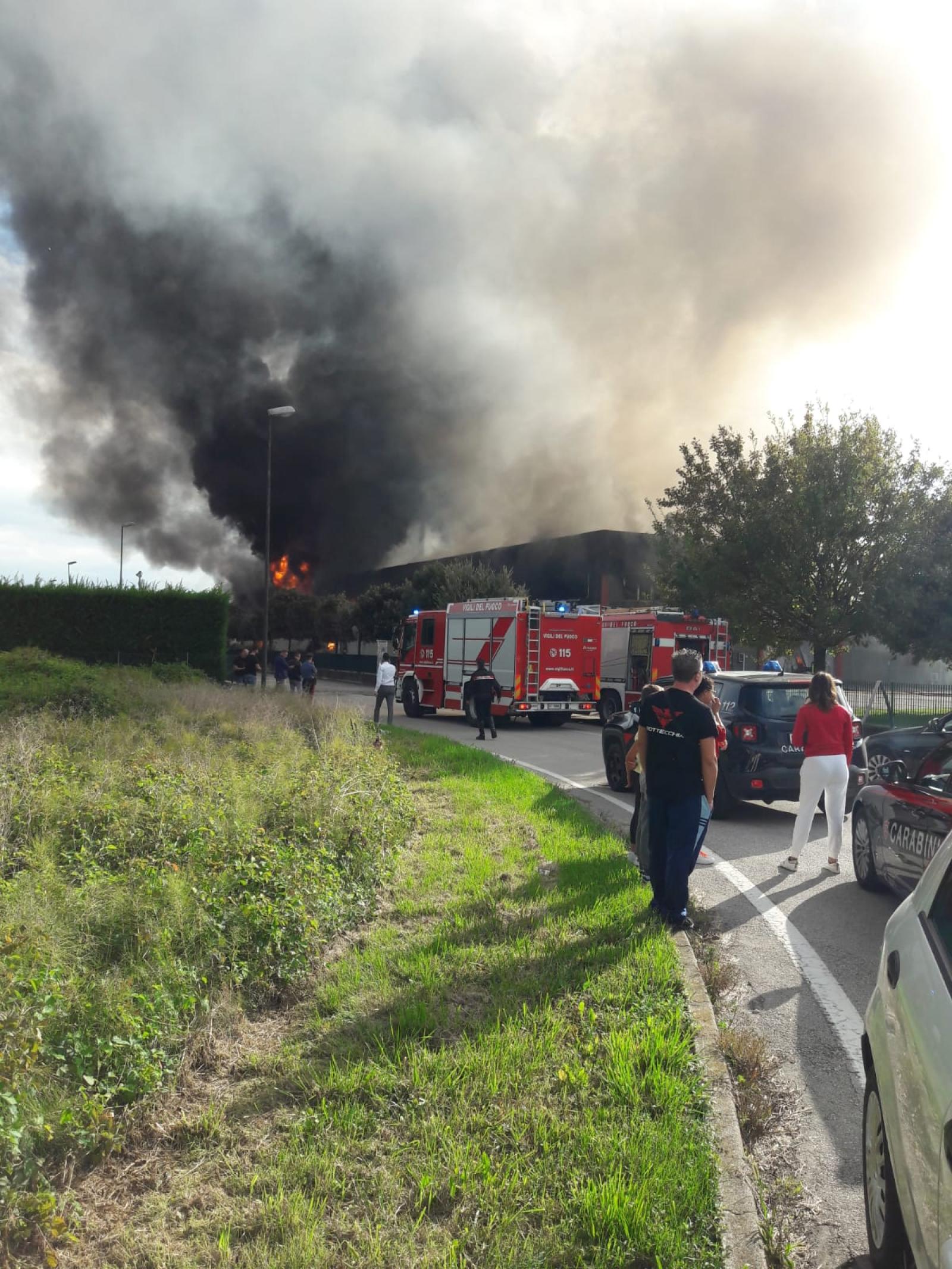 Bottecchia in fiamme, il sindaco: "Sosterremo la prossima riapertura"