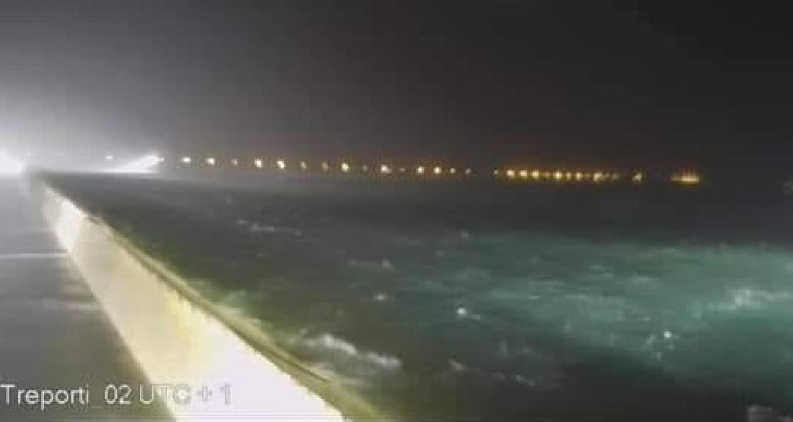 Mose alzato in tutte le bocche di porto, ecco il dislivello con l'alta marea