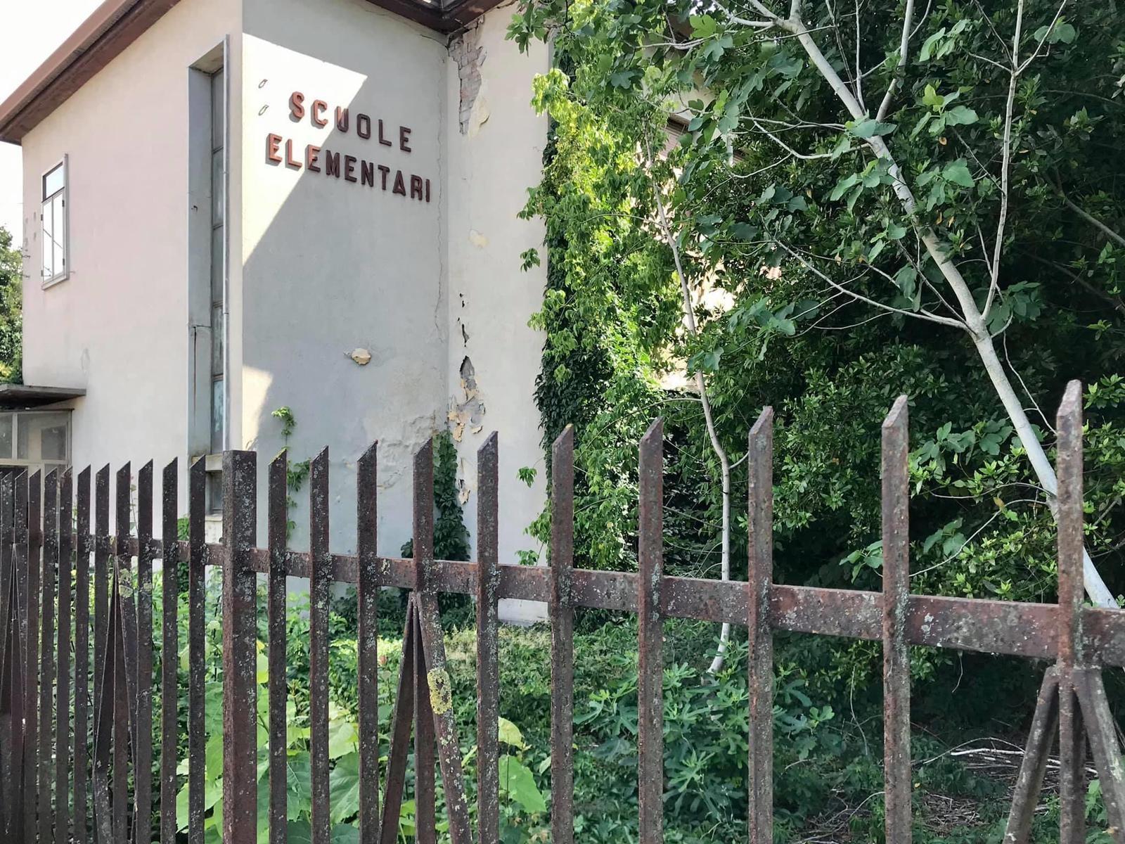 "Intervenire subito nelle ex scuole di Villaggio Busonera"