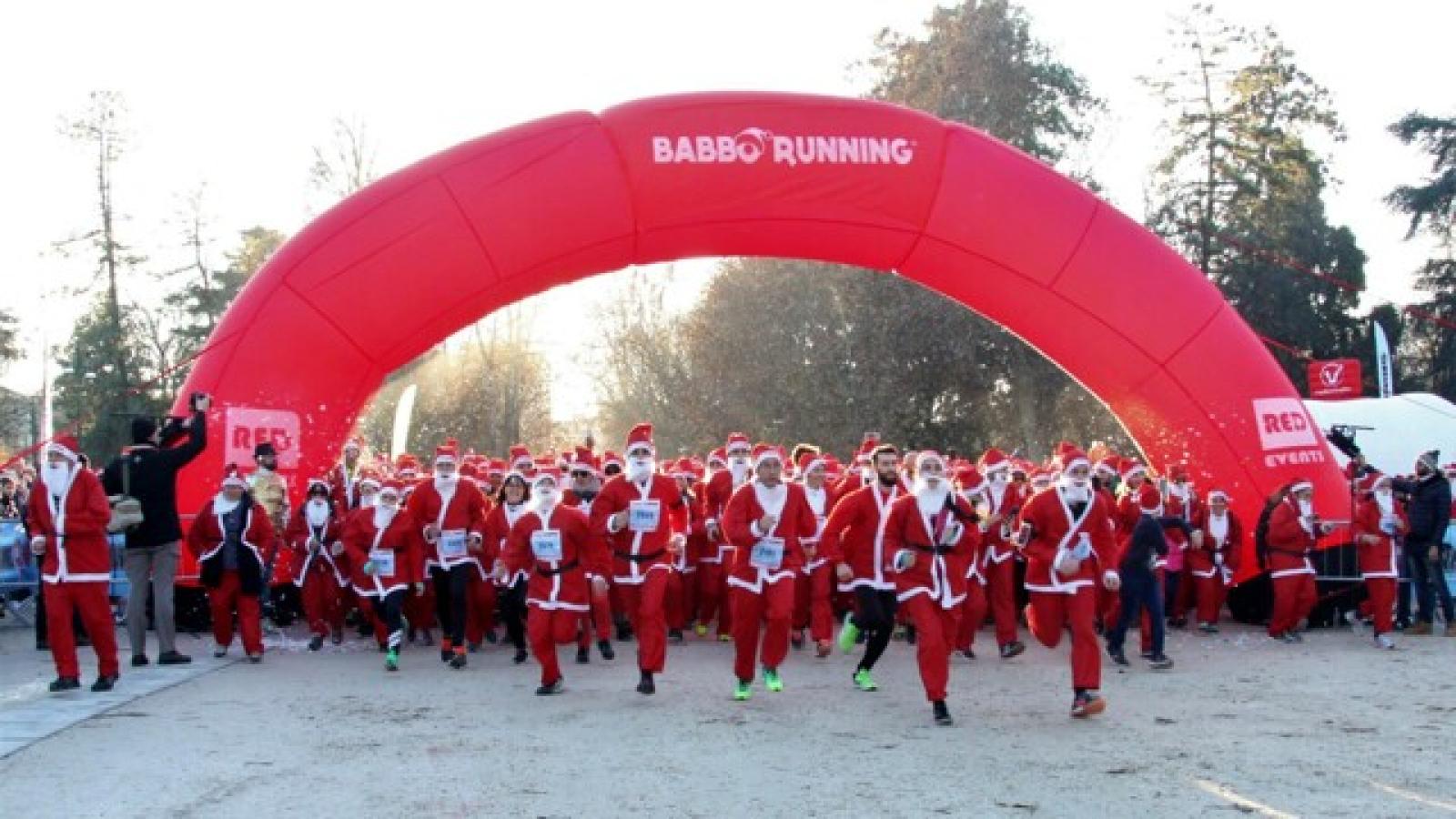 La corsa dei Babbi Natale arriva a Chioggia