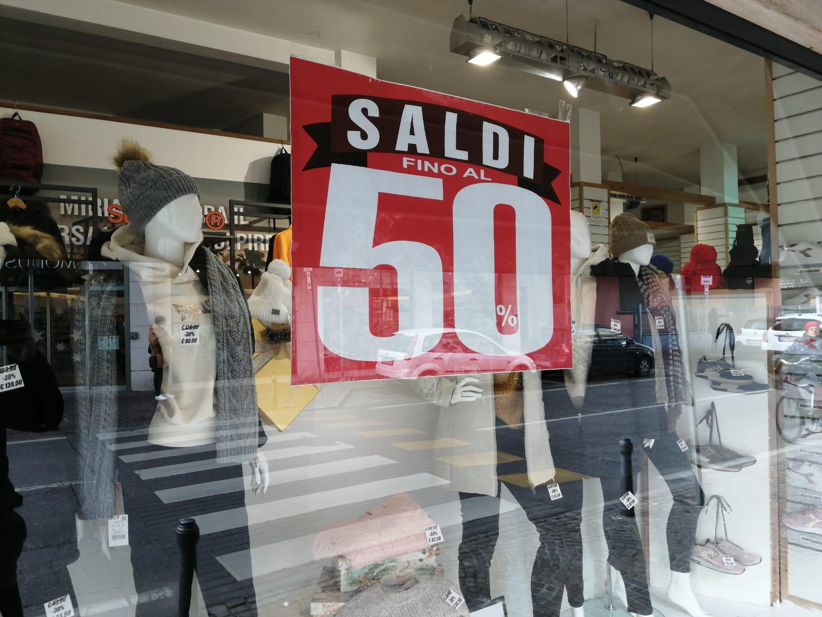 Saldi tra speranza e pessimismo