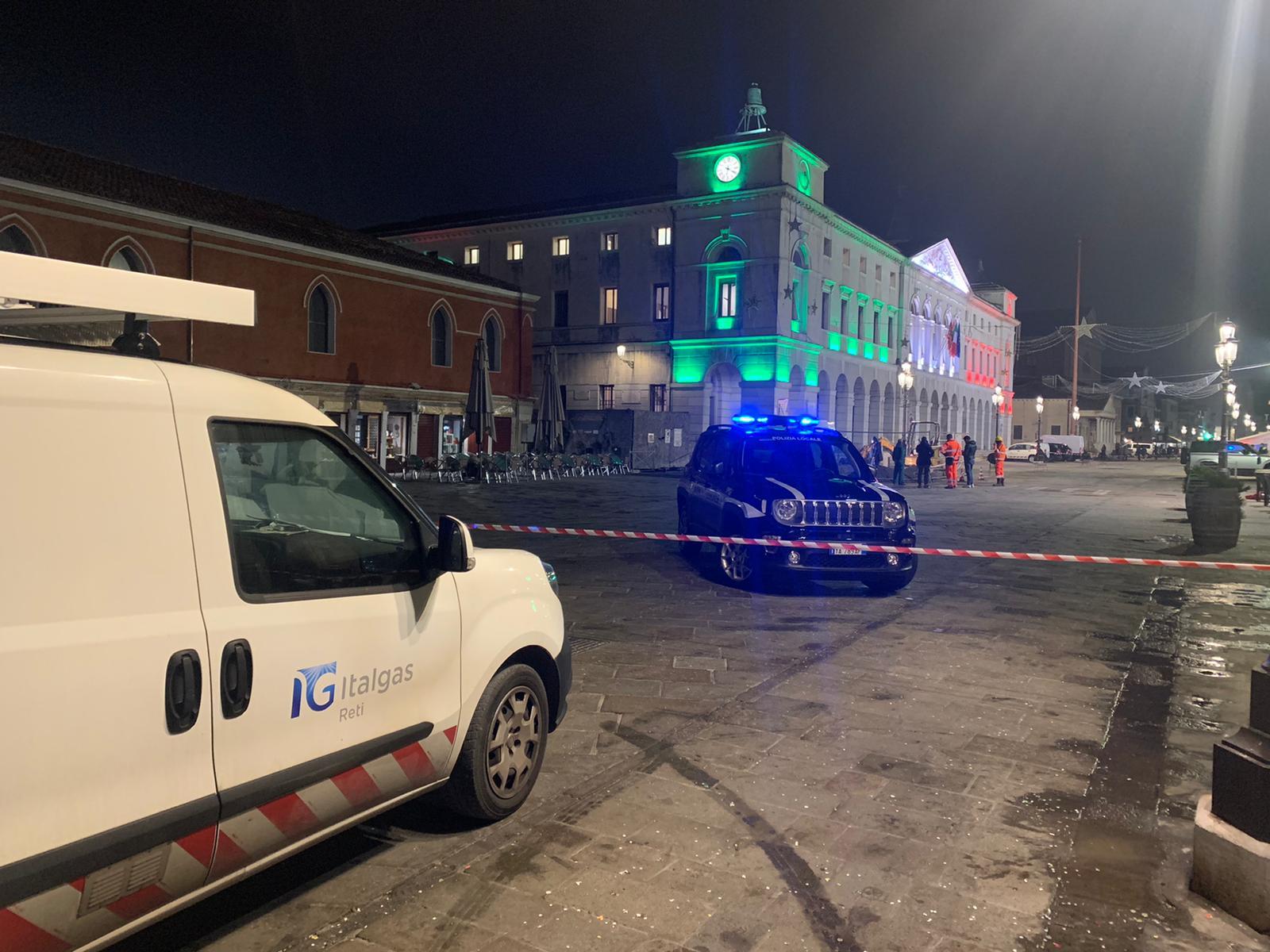 Fuga di gas, Corso del Popolo chiuso davanti al Comune