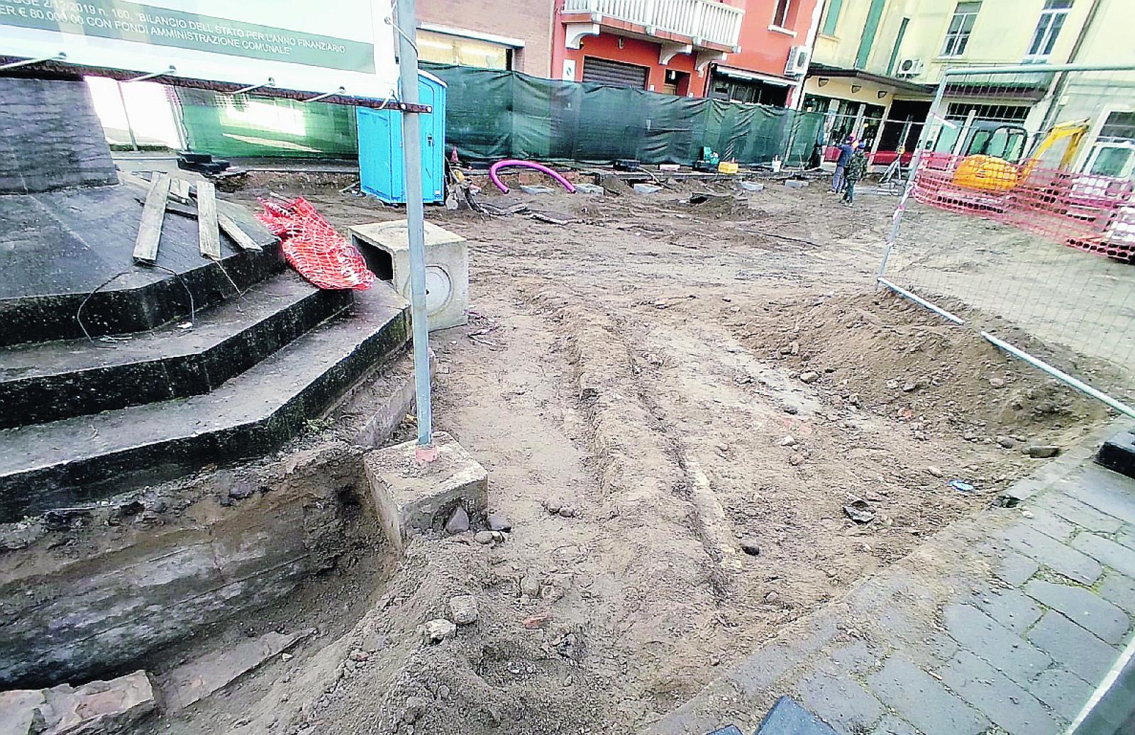 Piazza Mainardi, ora tocca ai sottoservizi