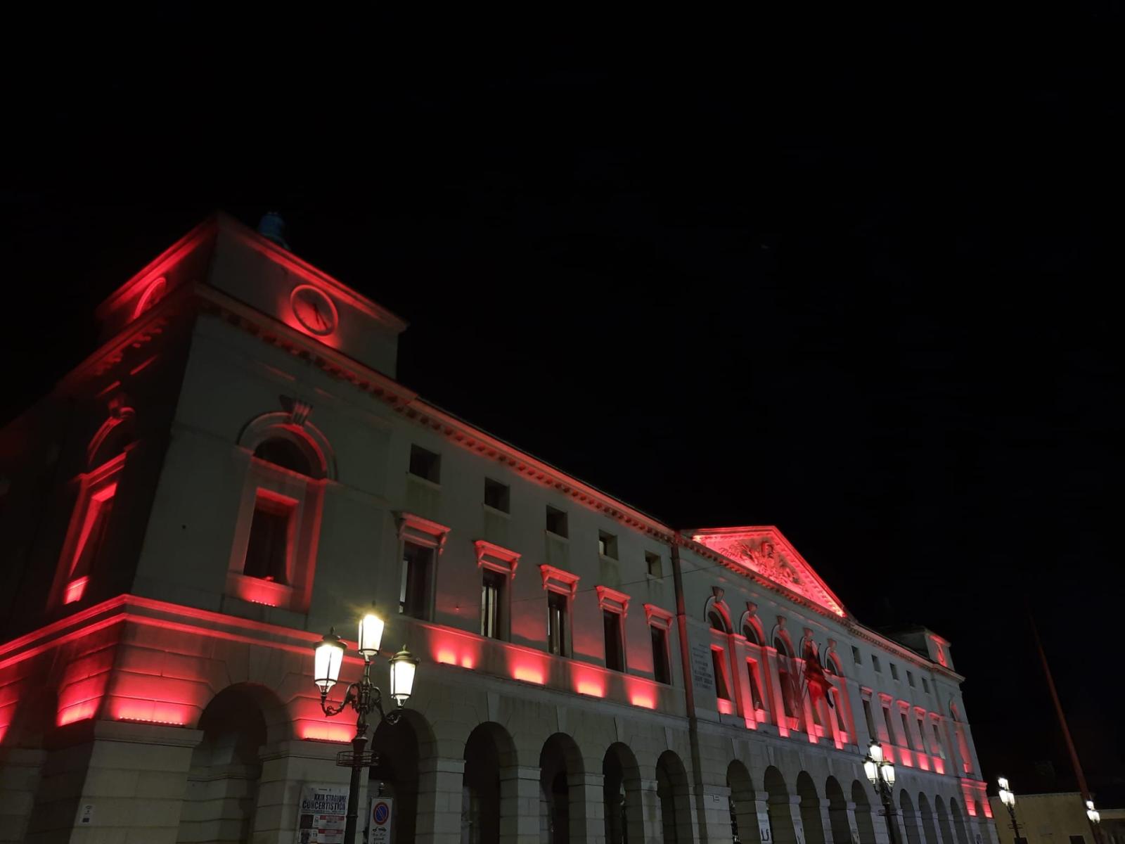 Caro bollette, il municipio spegne le luci