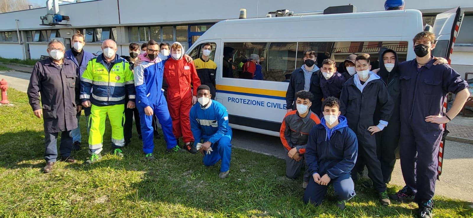 Gli studenti del "Marconi" aggiustano il Ducato della Protezione civile