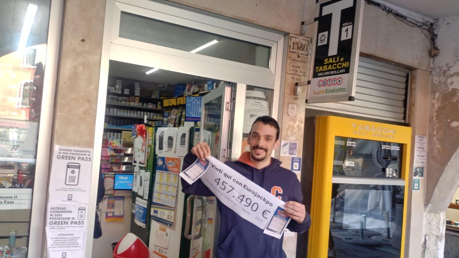 Con due euro ne vince quasi mezzo milione all'Eurojackpot