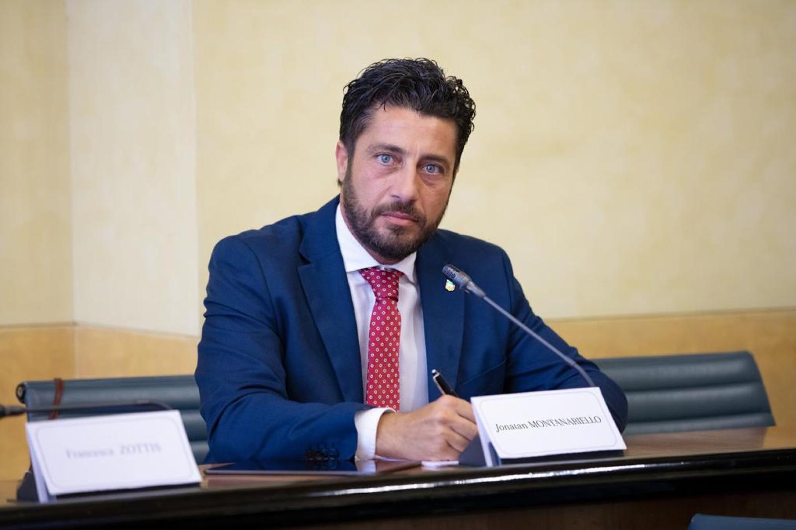 "Cambiare gli orari di alcuni bus per non penalizzare i pendolari"