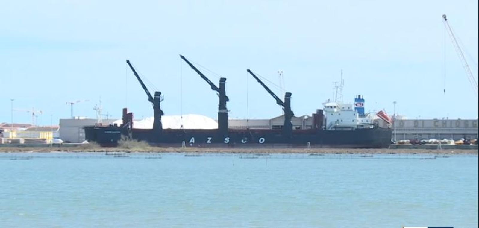 La nave russa Vasiliev ferma al porto di Chioggia
