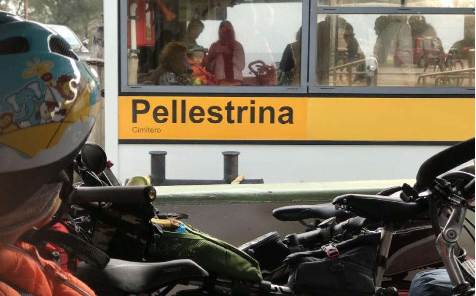 In coda per Pellestrina: "Riorganizzare il servizio"