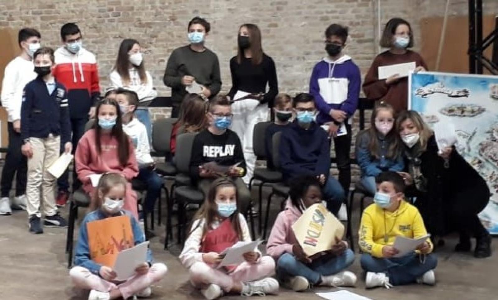 Un popolo di alunni a lezione di pace