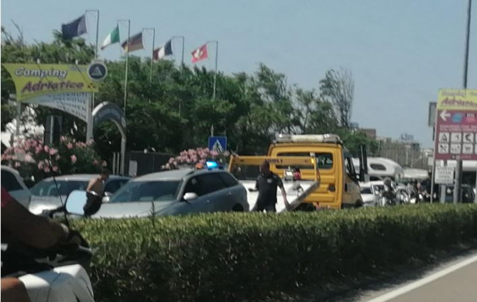 Incidente sul lungomare: traffico in tilt