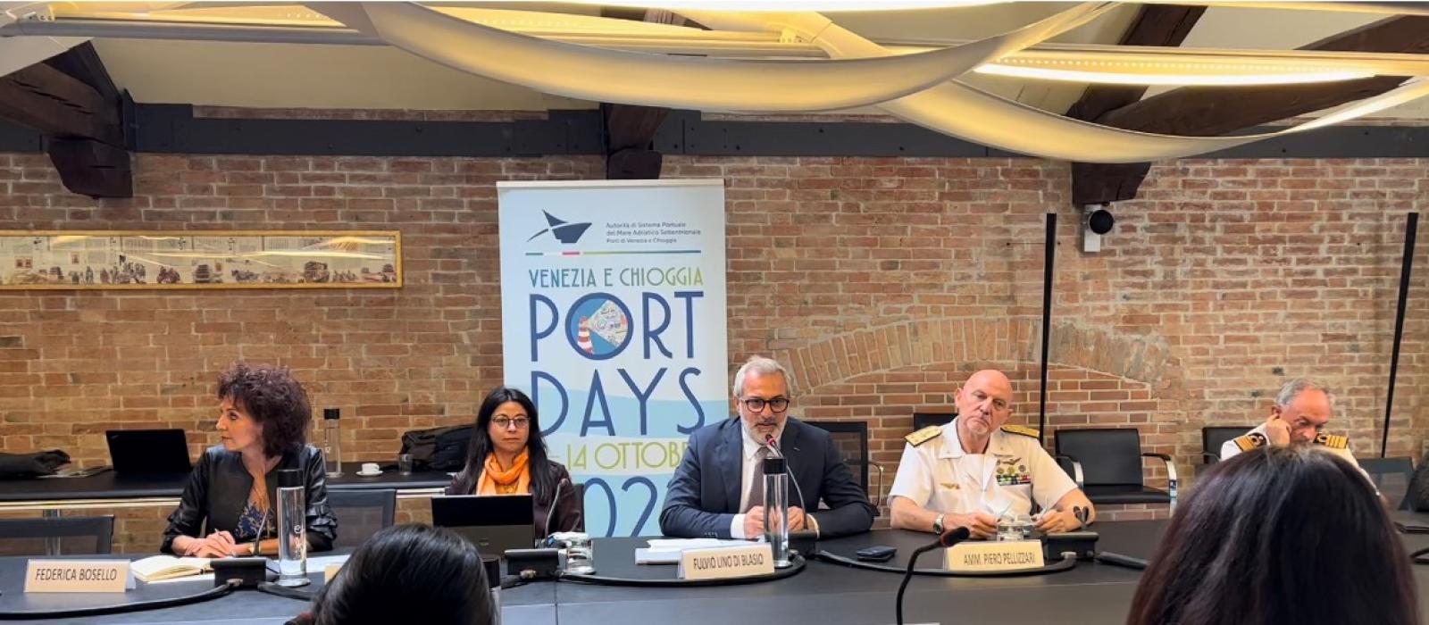 Porti aperti a cittadini e studenti