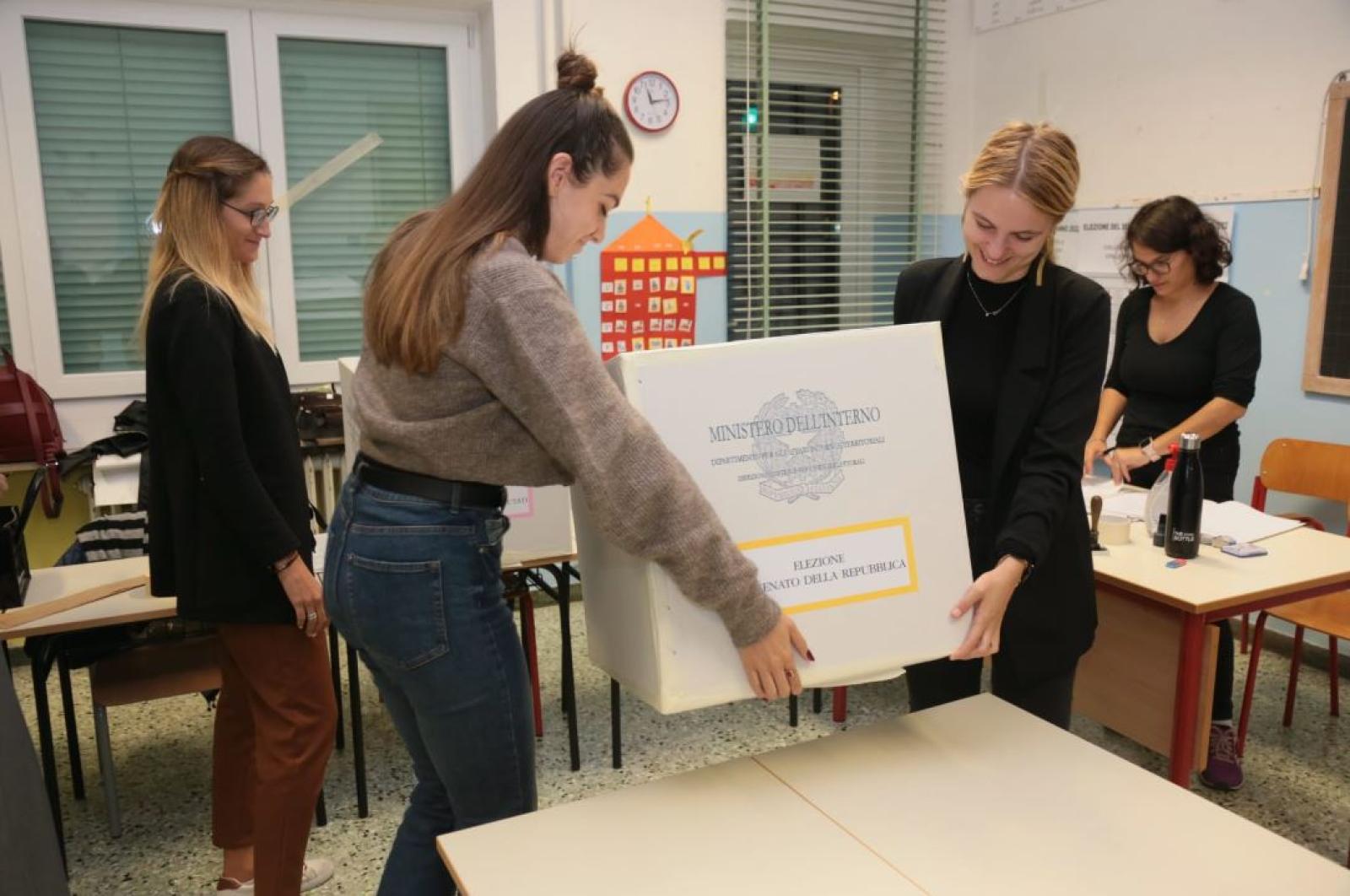 Urne chiuse, il primo exit poll incorona il centrodestra: Fdi al 