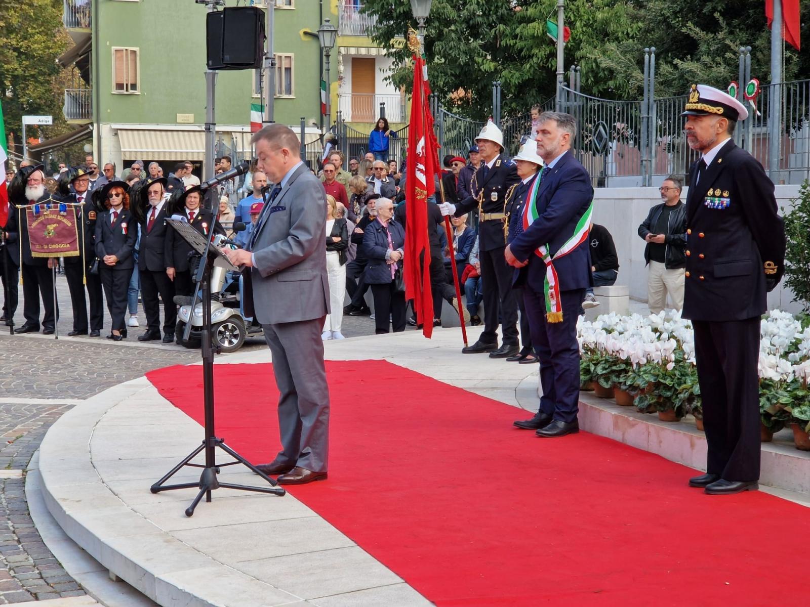 Onorata la memoria del comandante Todaro