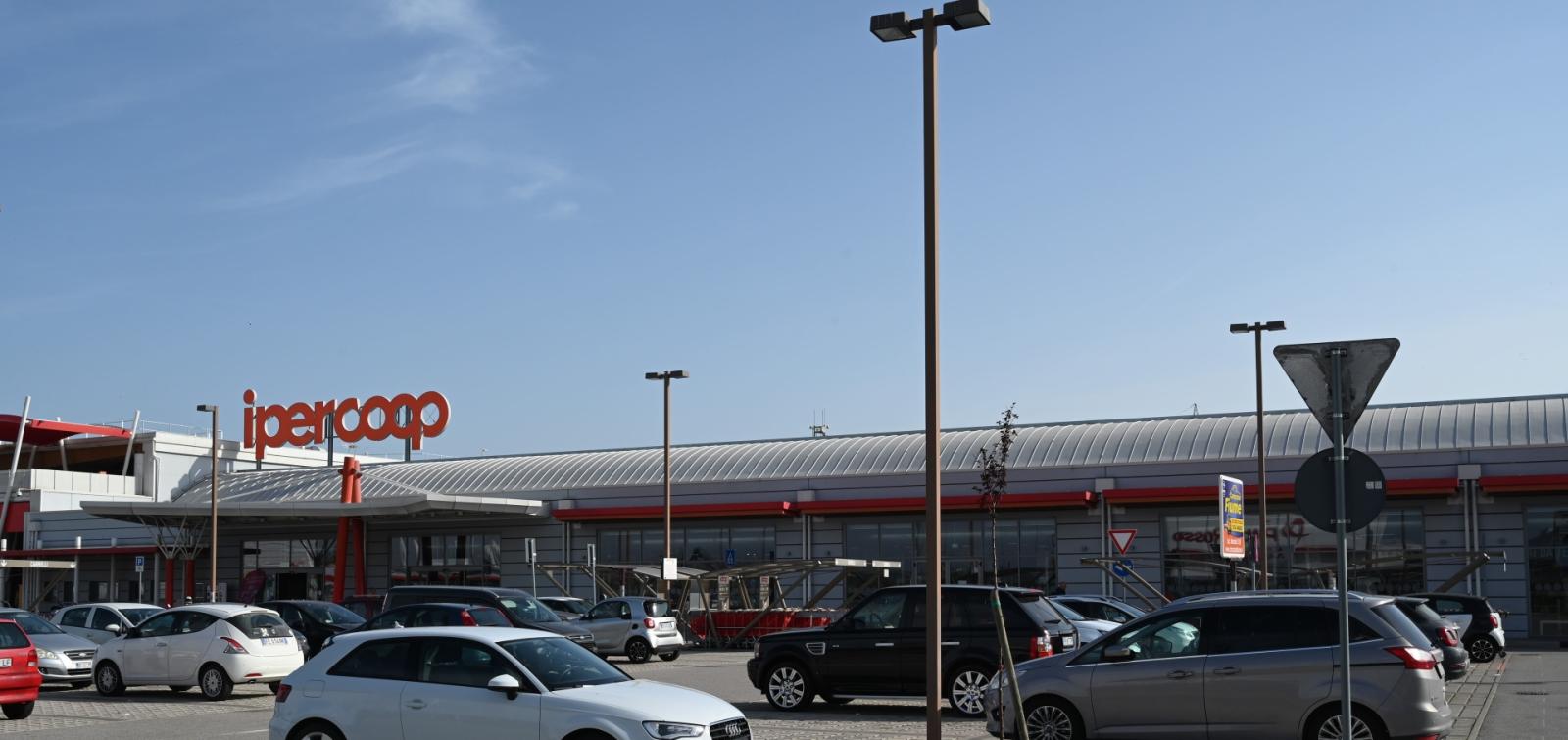 Ipercoop Cold&igrave; riapre dopo il restyling