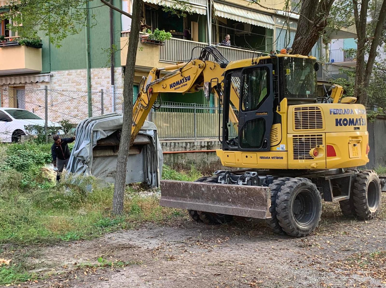 Park Padova, ruspe in azione: sar&agrave; un gattile