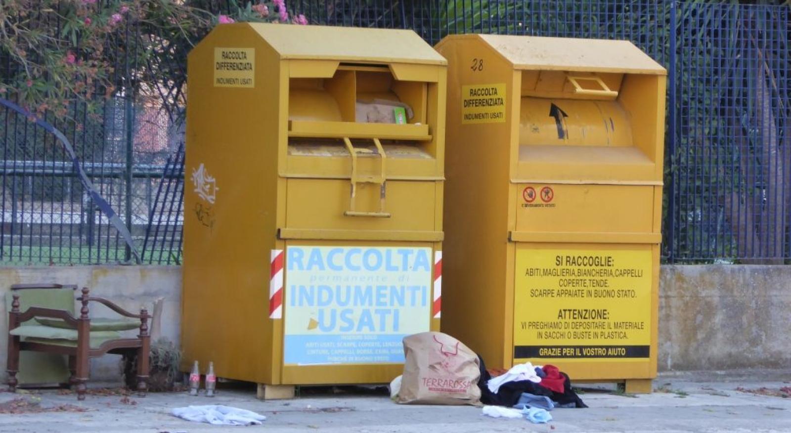 Raccolta indumenti usati, si cerca di cambiare