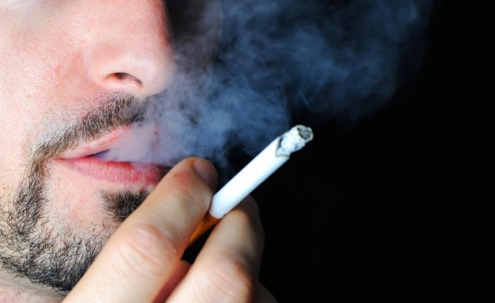 Tabacco, &egrave; allarme per i giovani