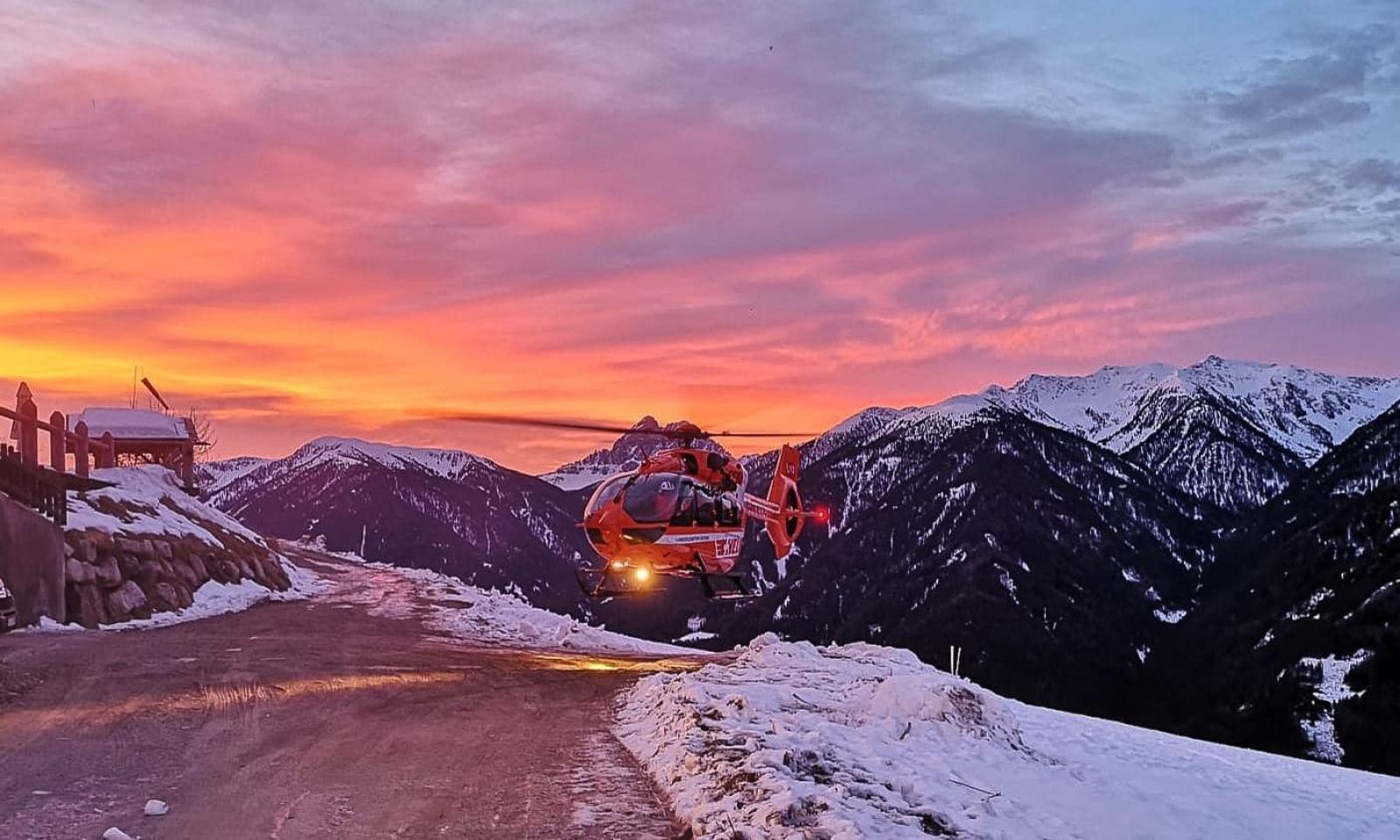 Elisoccorso salva due escursionisti cavarzerani