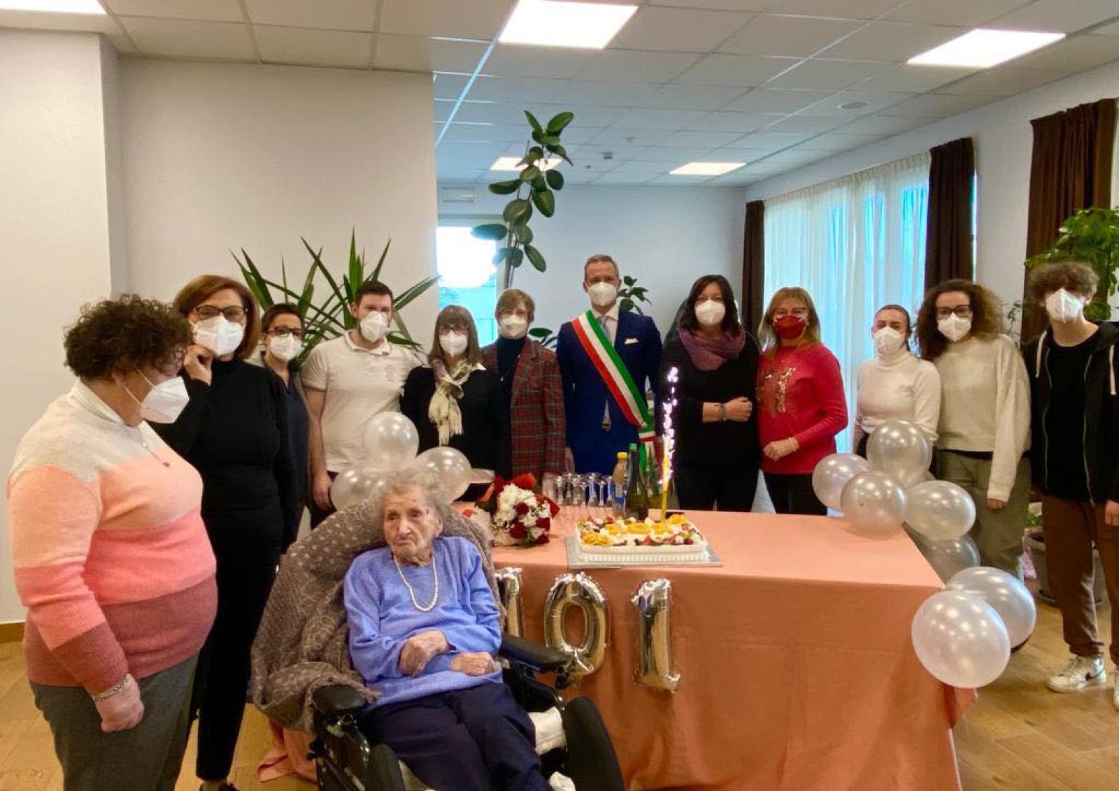 Le 101 primavere di nonna Elena