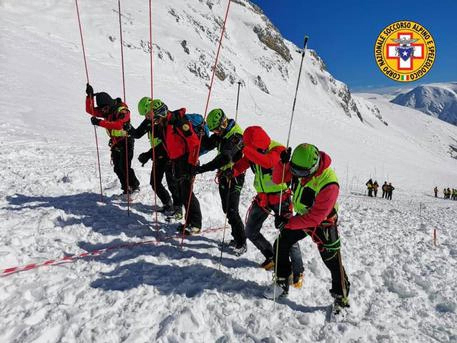 Trovato vivo dopo 20 ore sotto la valanga