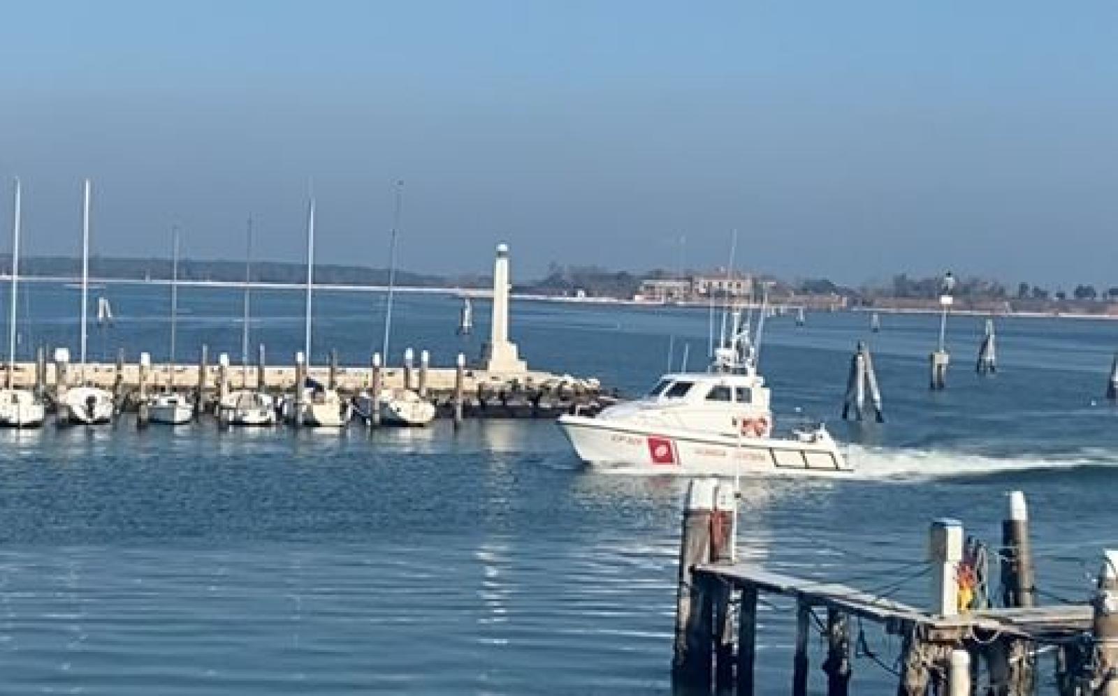 Malore a bordo, salvato marittimo di 25 anni