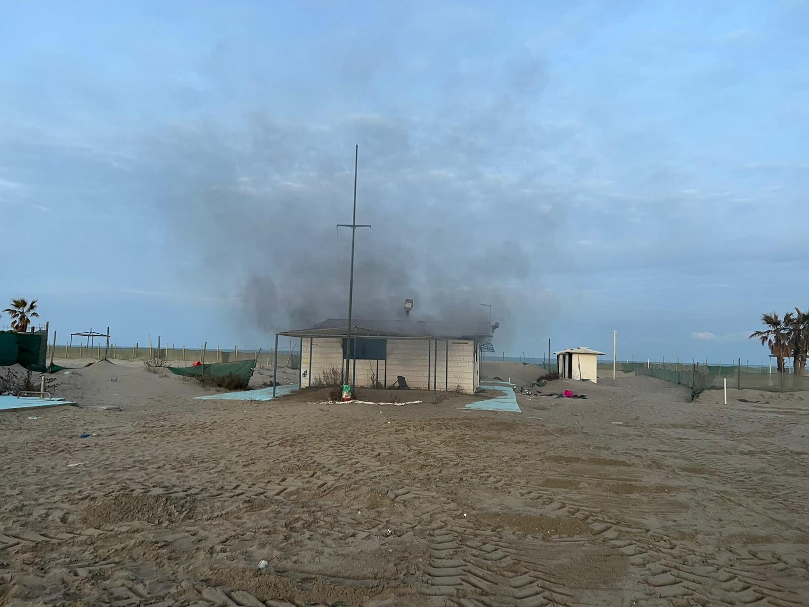 Incendio allo stabilimento dell'Aeronautica