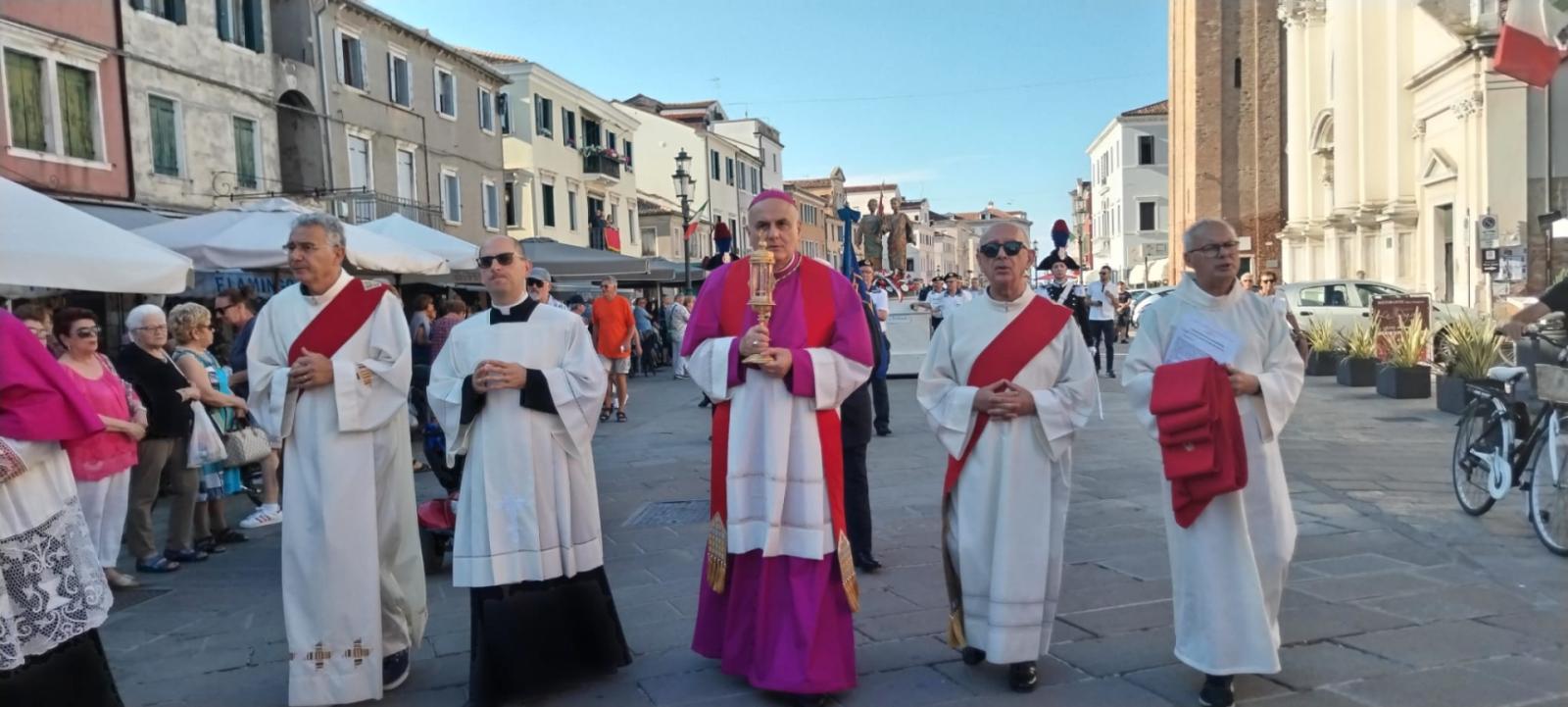 I Santi in processione sul Corso