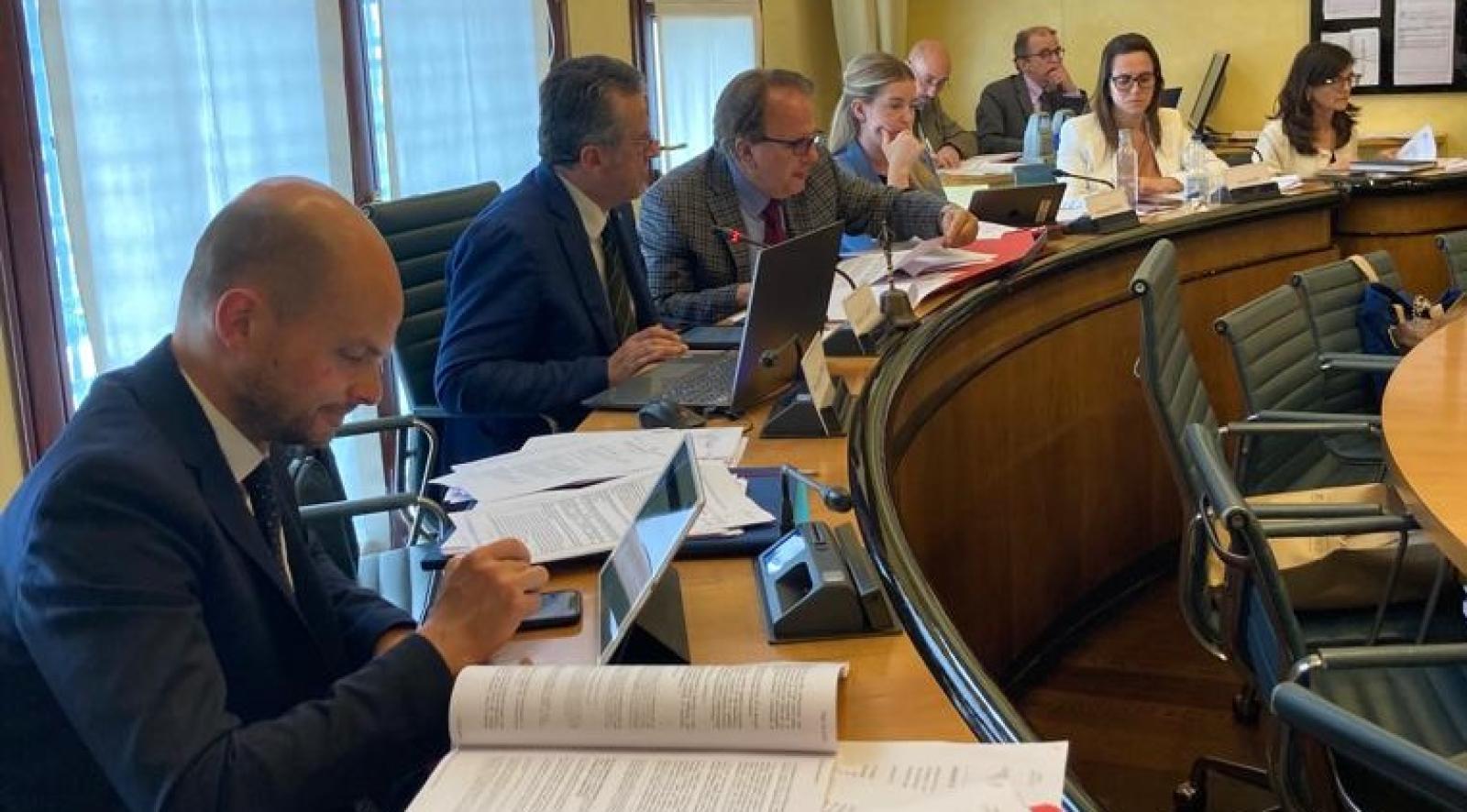 Congedi parentali fino ai 14 anni, in caso di malattia.  Via libera a proposta di legge statale