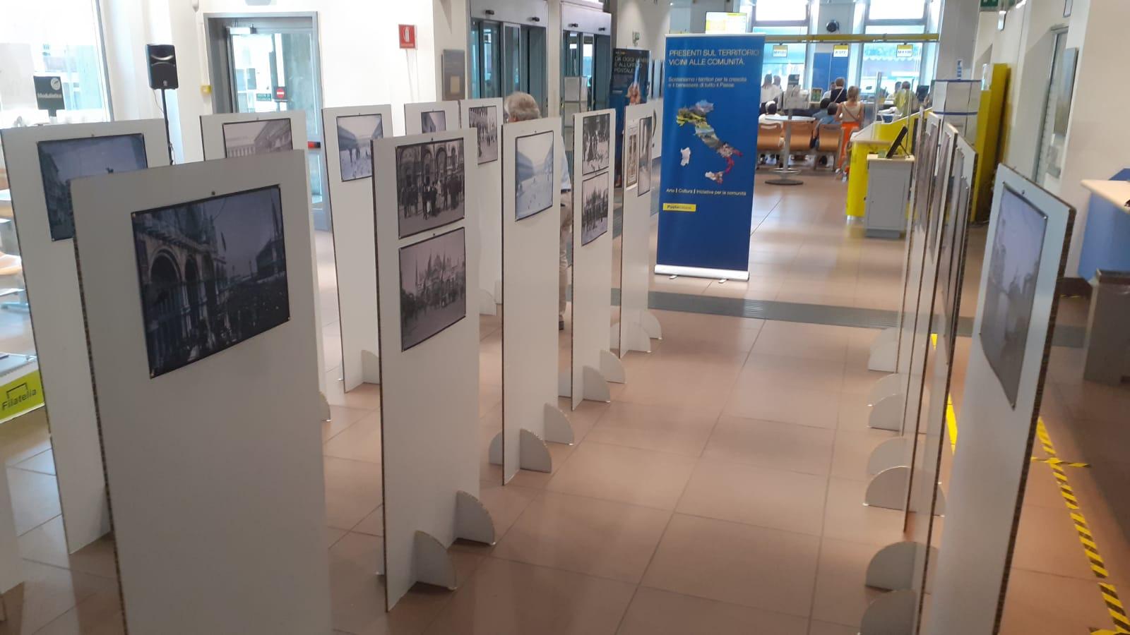 Una Venezia inedita nelle cartoline di Modiano