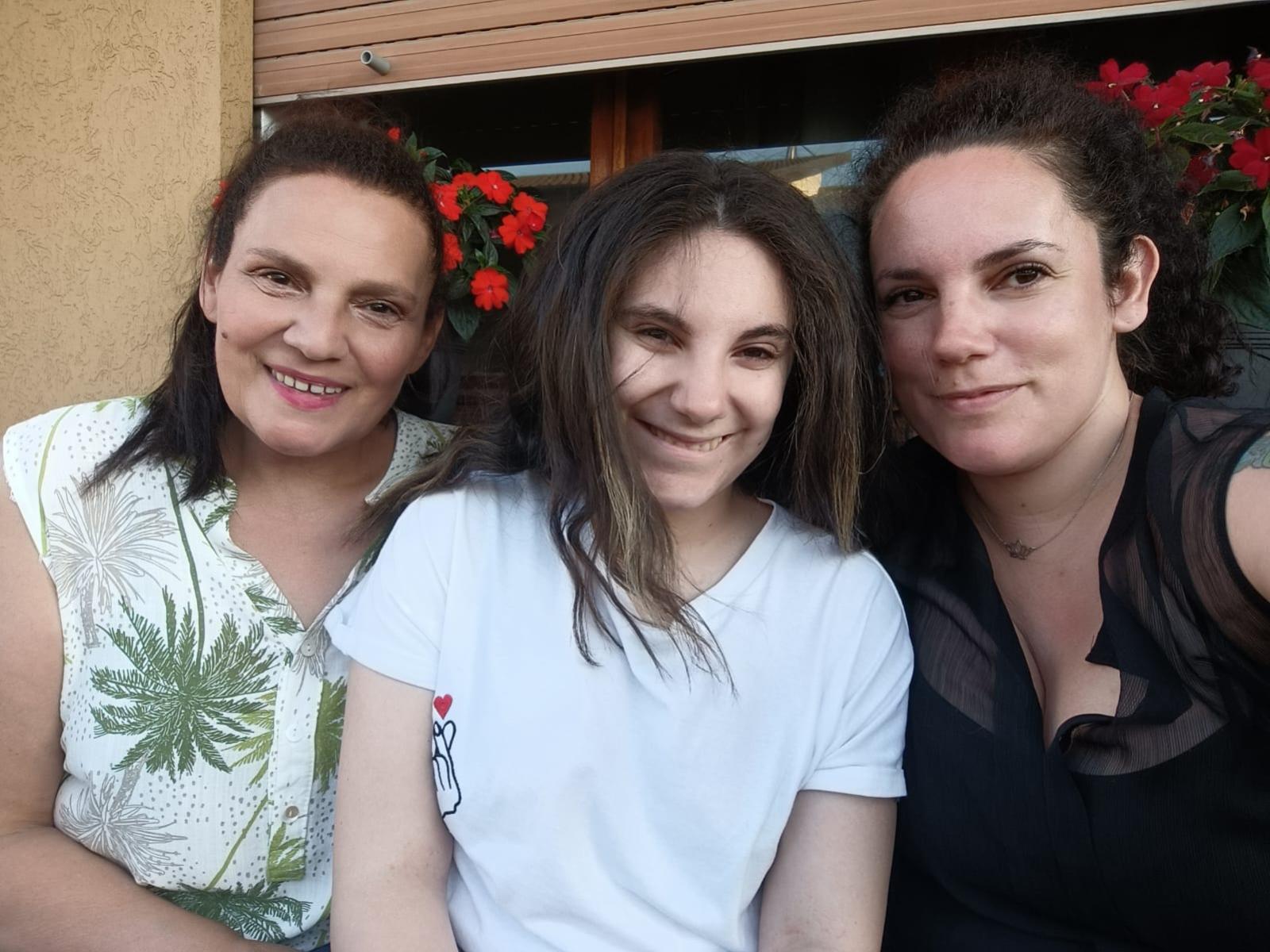 Tre generazioni tra veli e lustrini