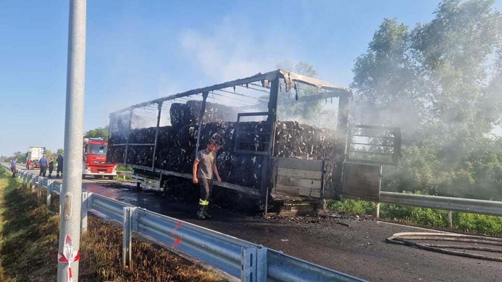 Incendio sull&rsquo;Arzerone, caos e rabbia