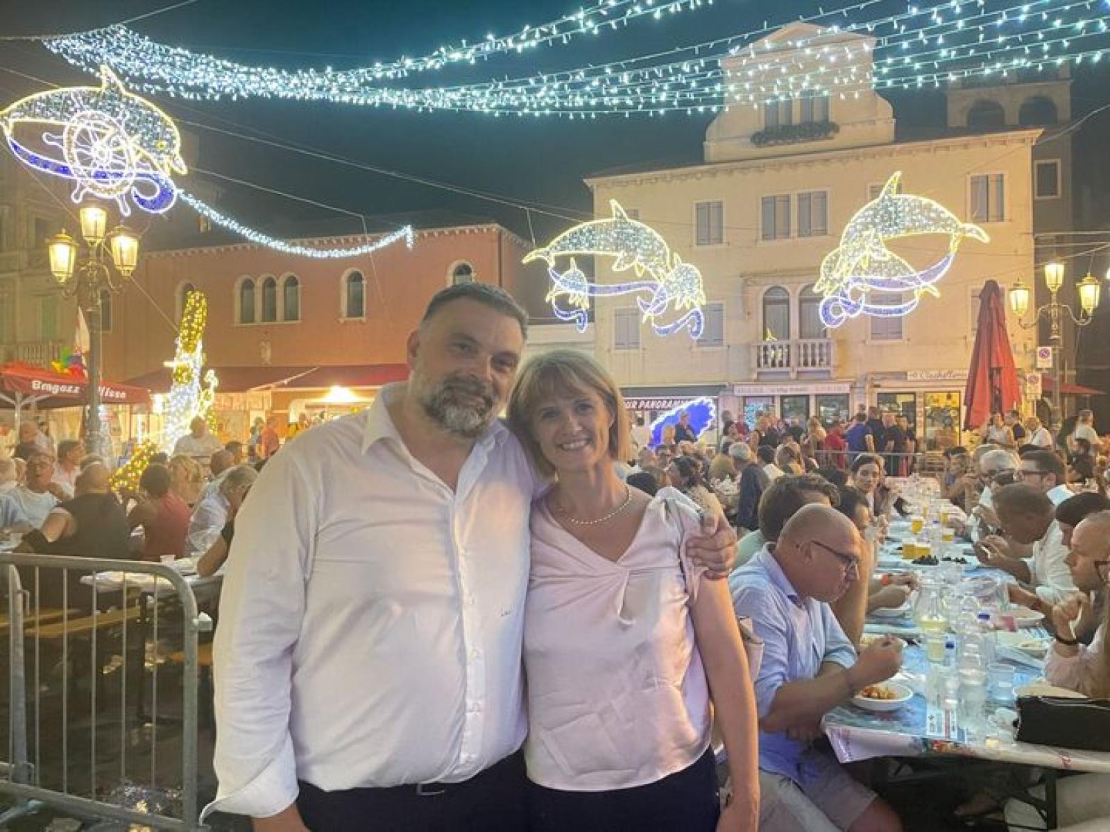 Luca del Carlo con il sindaco di Eraclea Nadia Zanchin