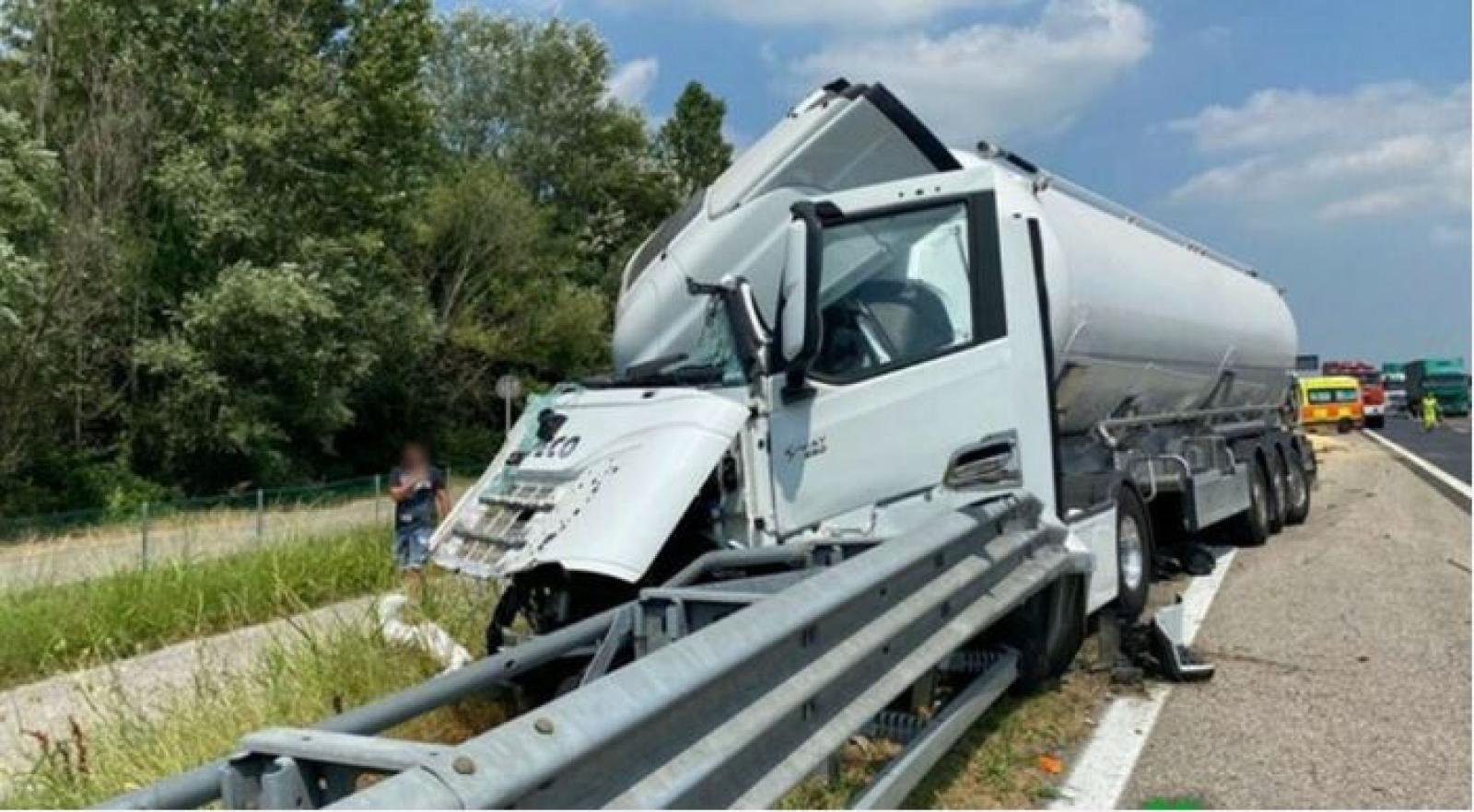 Incidente tra autoarticolati in A4, in direzione Milano