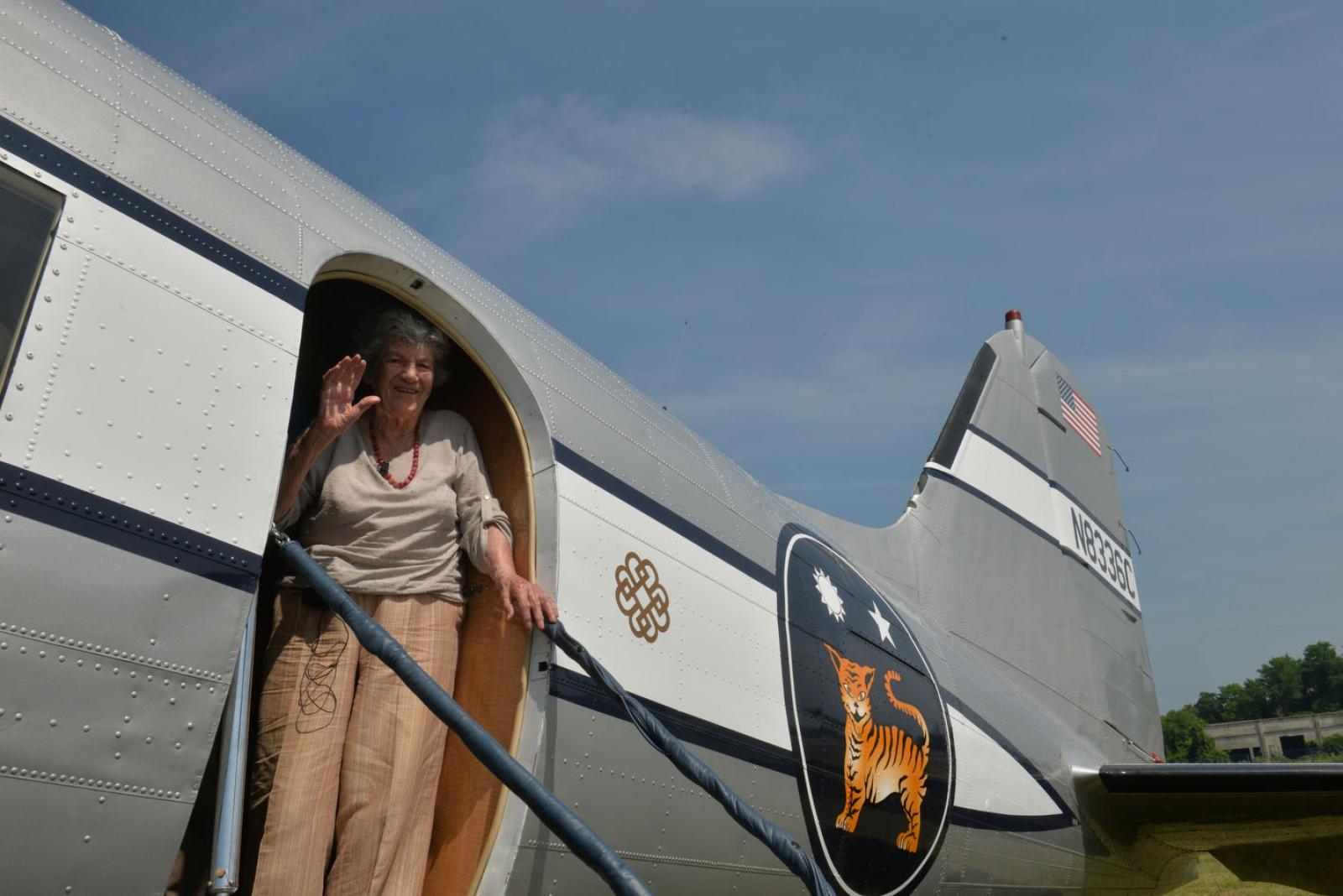 Addio Yvonne, la prima hostess italiana 