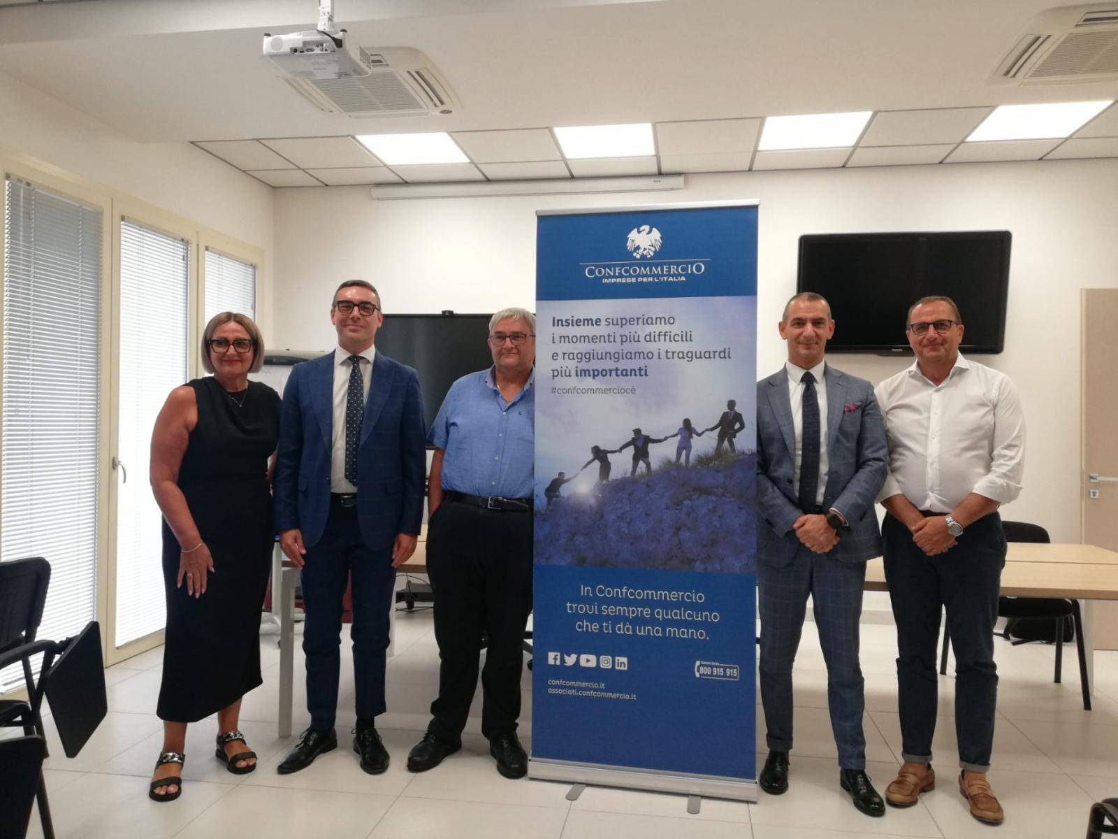 Commercio, arrivano i sostegni