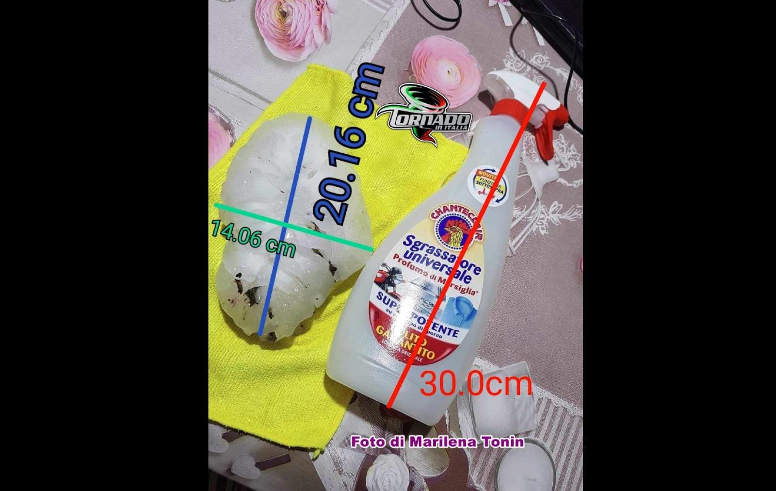 Un "sasso" di ghiaccio di 19 centimetri: &egrave; record europeo di grandine