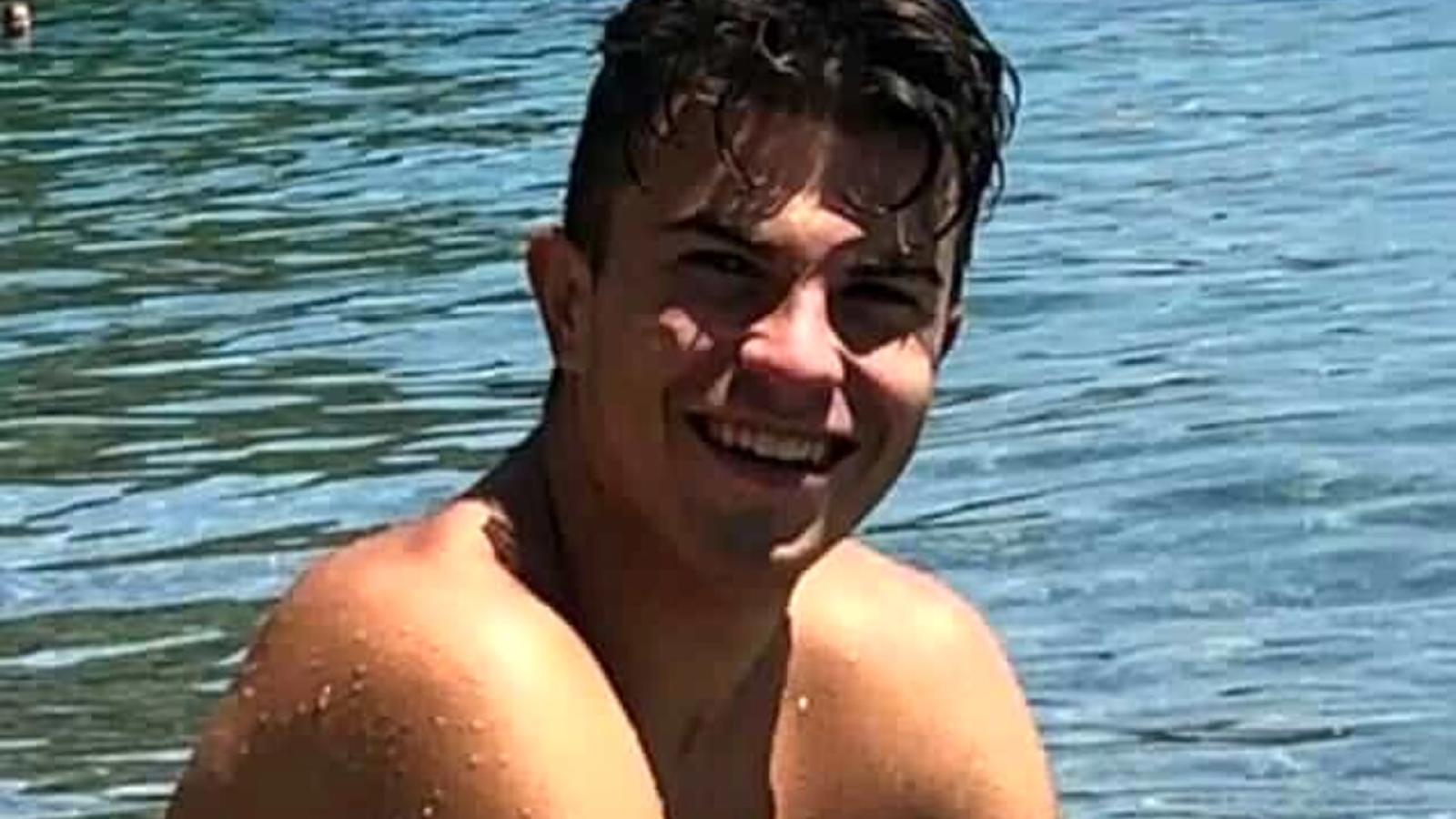 Addio Simone, ucciso da uno schianto in moto