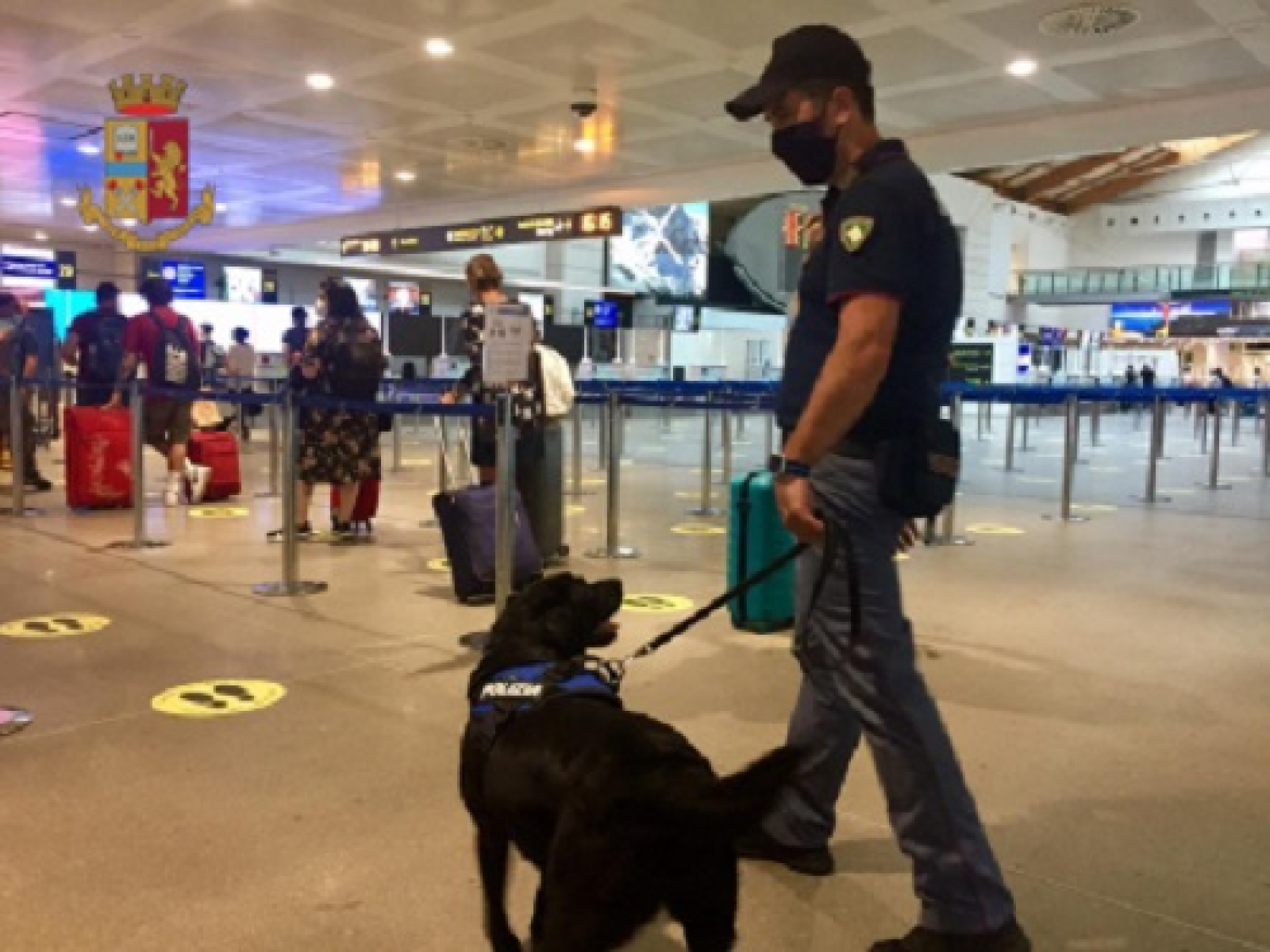 Fumo in aeroporto, fioccano controlli e sanzioni