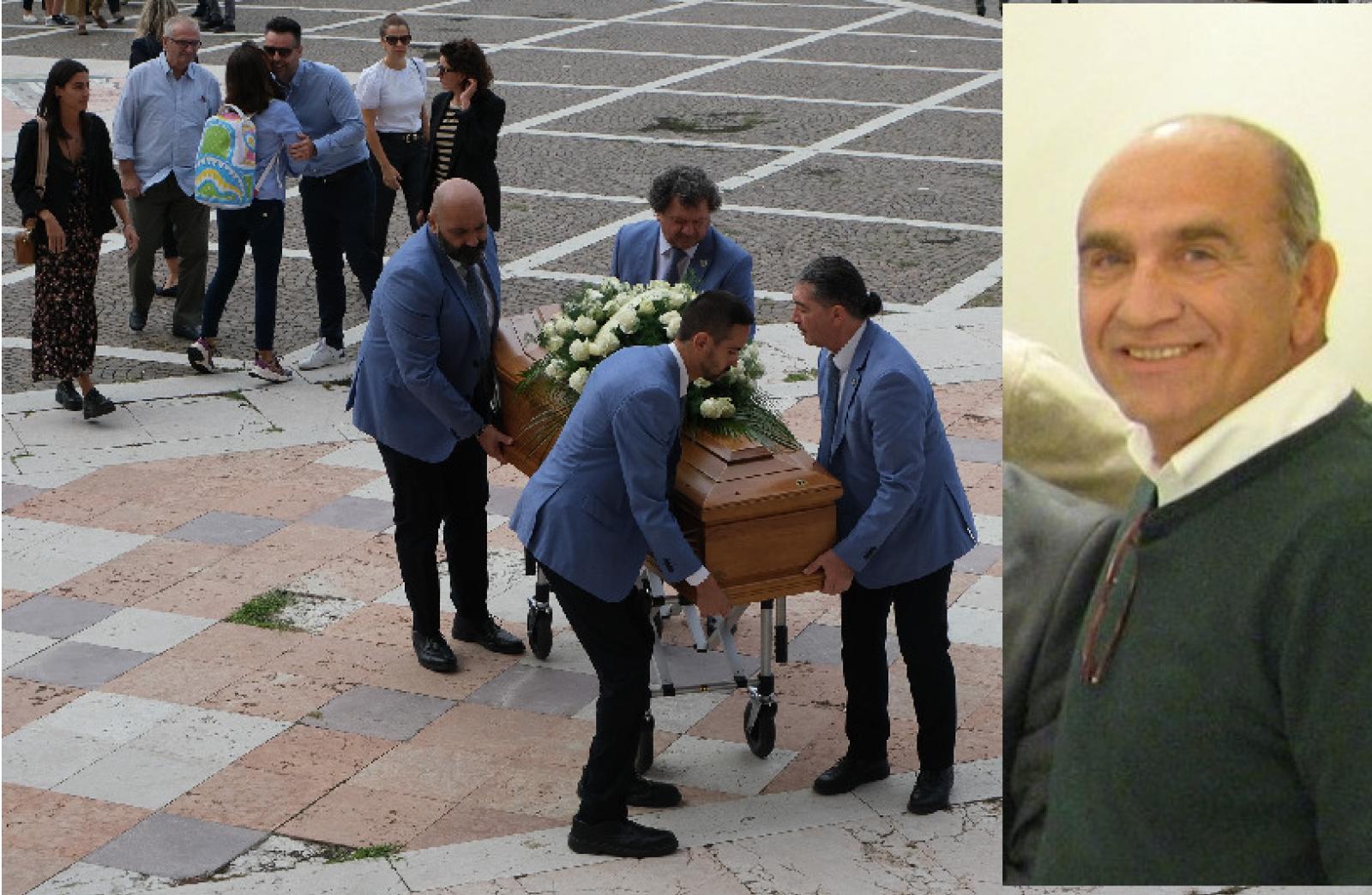 Le lacrime della citt&agrave; per il suo dottore