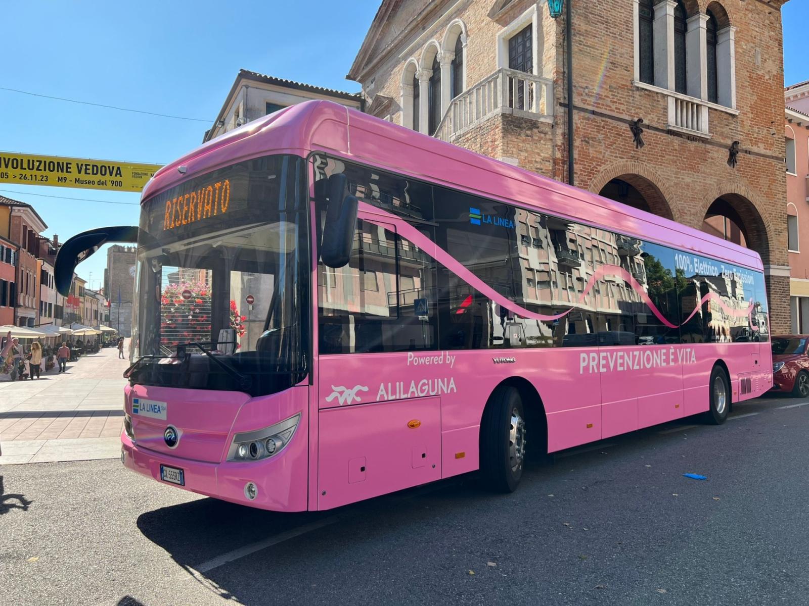 A Cavarzere il bus rosa per la prevenzione