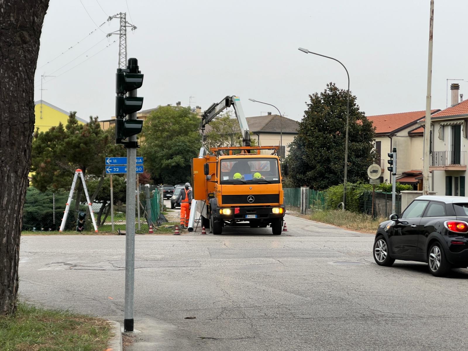 Installati i nuovi semafori all&rsquo;incrocio di via Circonvallazione