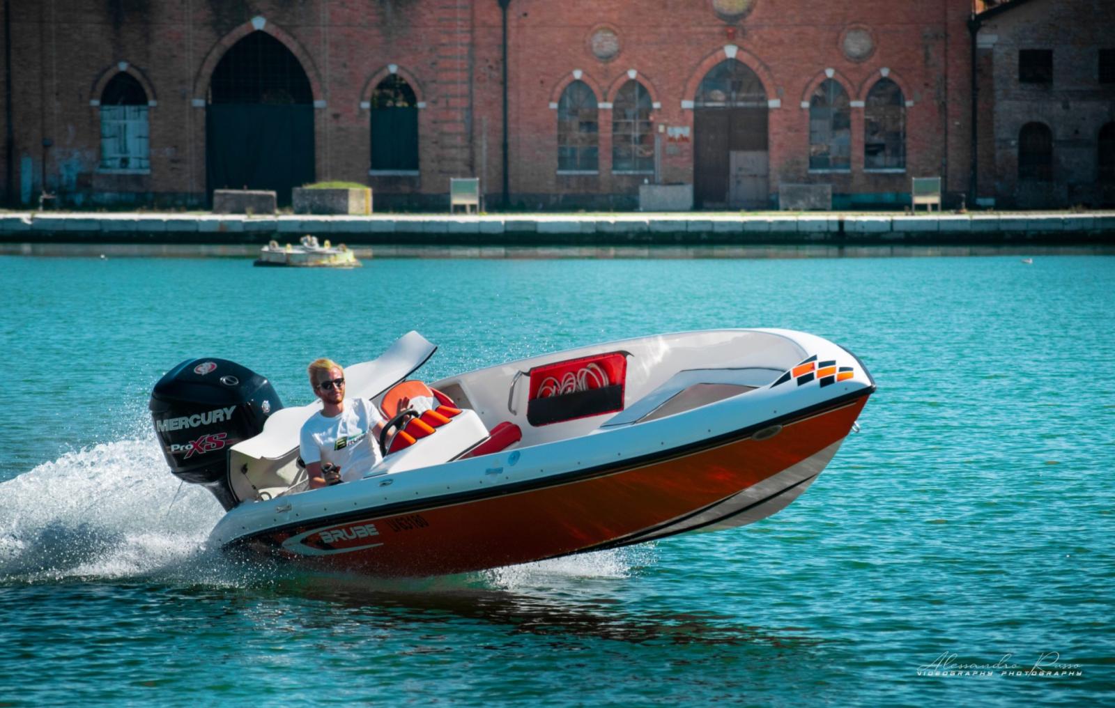 Arriva il "barcavelox" in laguna contro la velocit&agrave; eccessiva