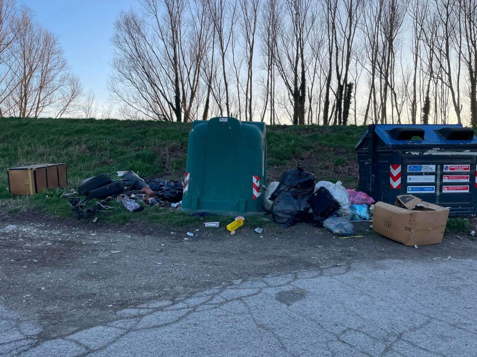 San Pietro, un&rsquo;altra discarica a cielo a aperto