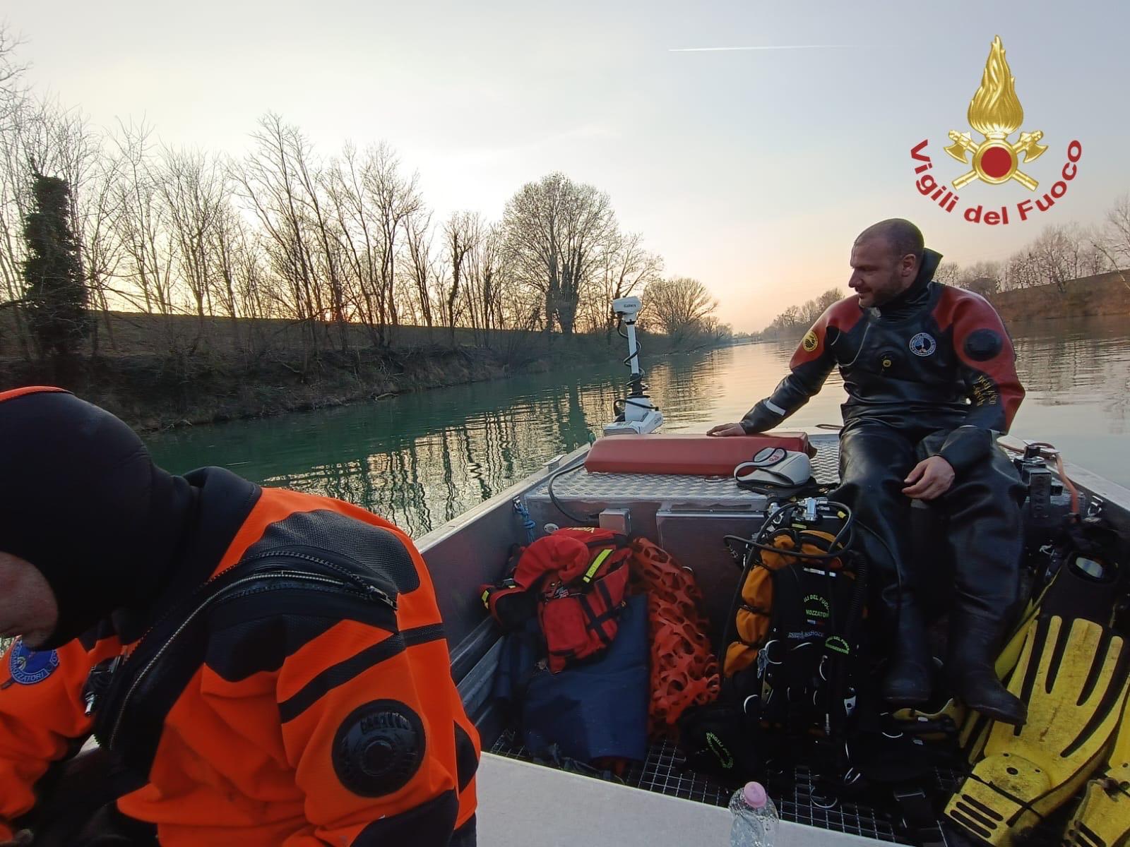 Il ladro, scoperto, si lancia nel Brenta: scompare