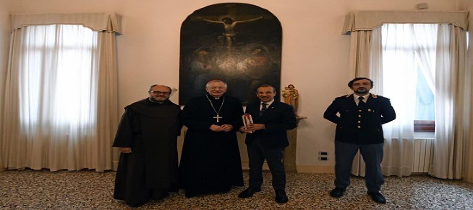 La Polizia di Stato dona  "L&rsquo;olio di Capaci&rdquo; al Patriarca